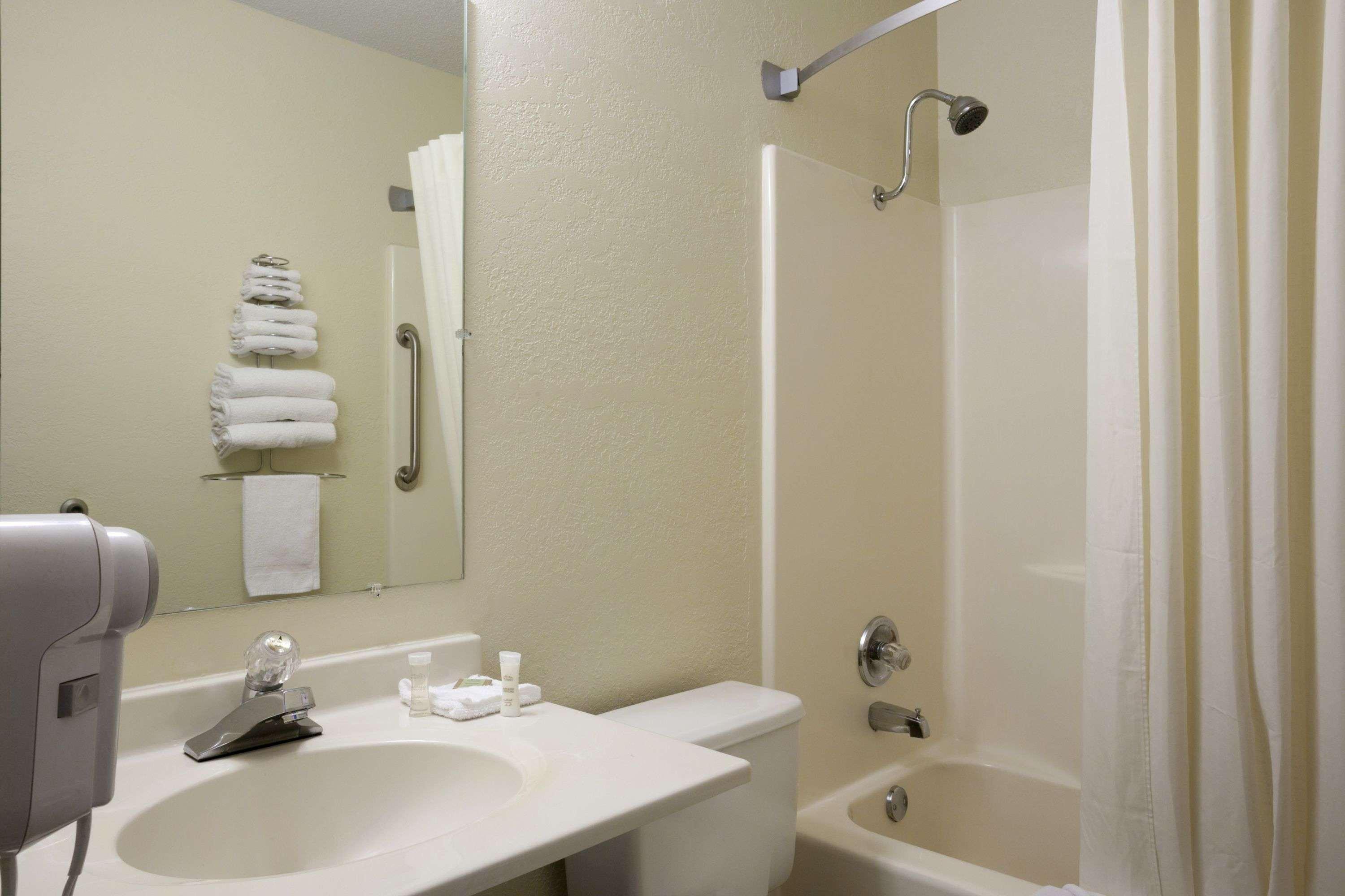 Super 8 By Wyndham Alexandria Mn Motel Ngoại thất bức ảnh
